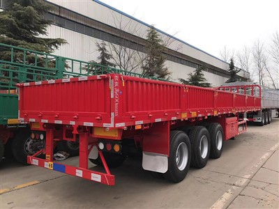 Naczepa Cargo z boczną ścianą